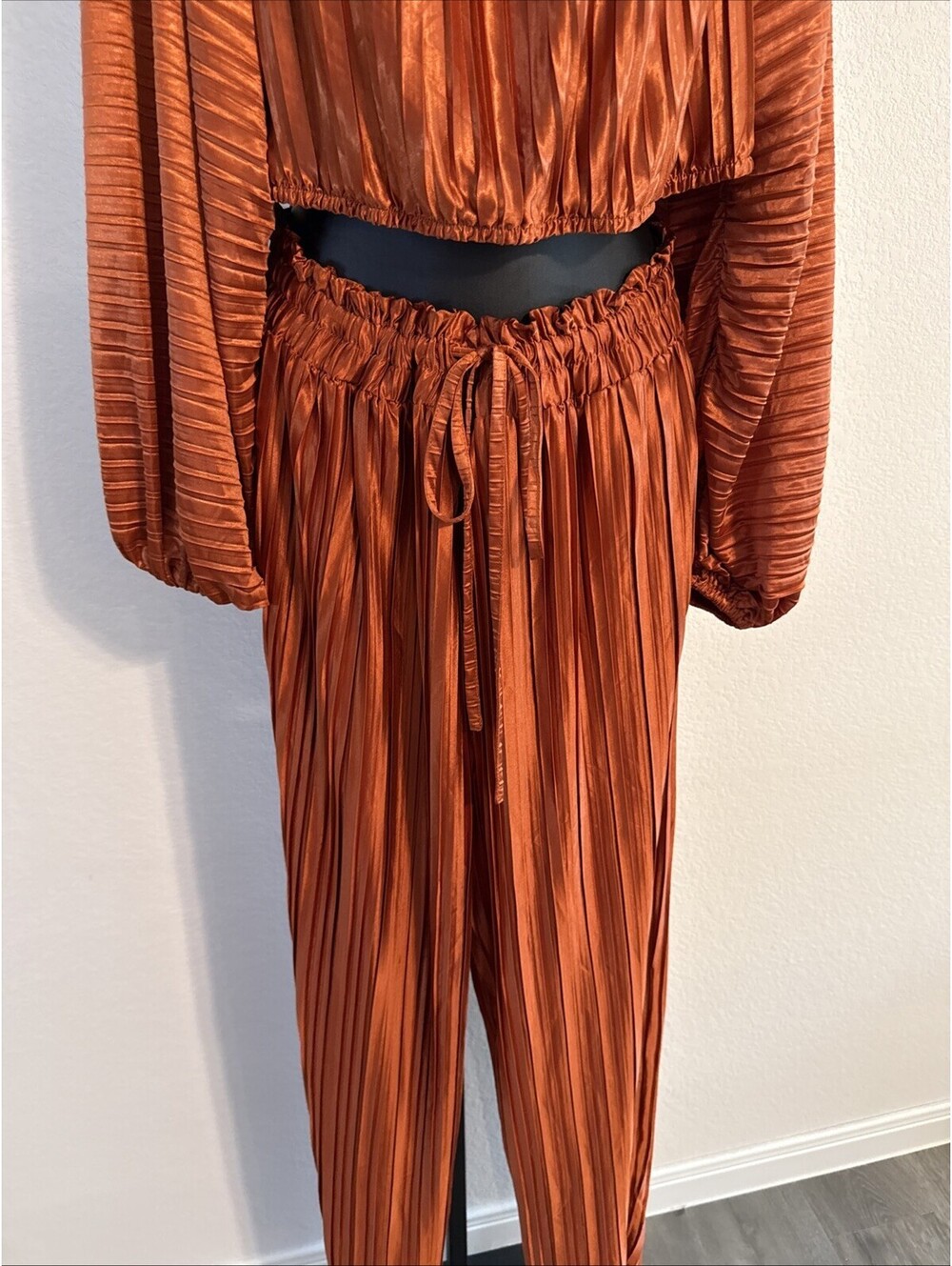 ELOQUII 2 Piece Burnt Orange Plisse Set w/ Crop Off-the-Shoulder Top- Size 14/16 - Picture 4 of 12